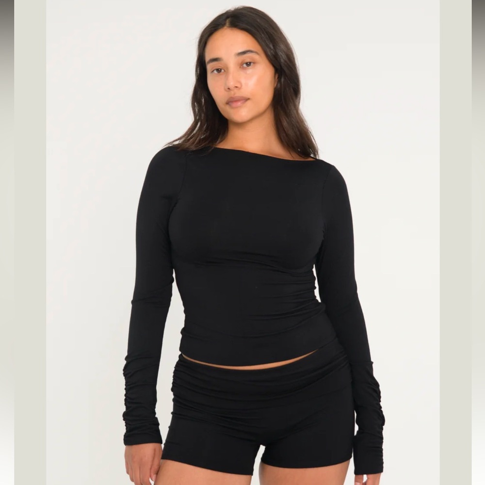 FORM Boat Neck Long Sleeve